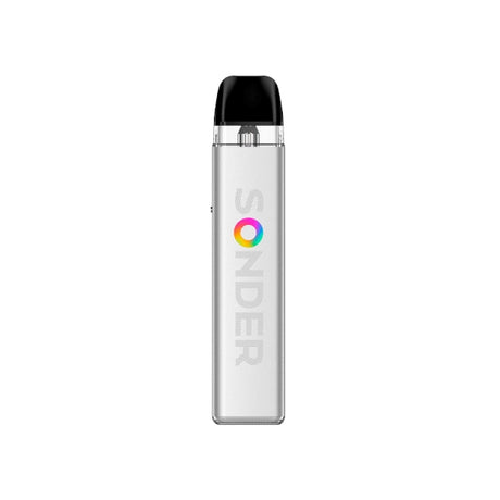 Vaper recargable Geekvape Sonder Q 2 Pod Kit en color plateado con diseño compacto tipo stick, logotipo frontal y cartucho transparente superior con boquilla negra integrada.