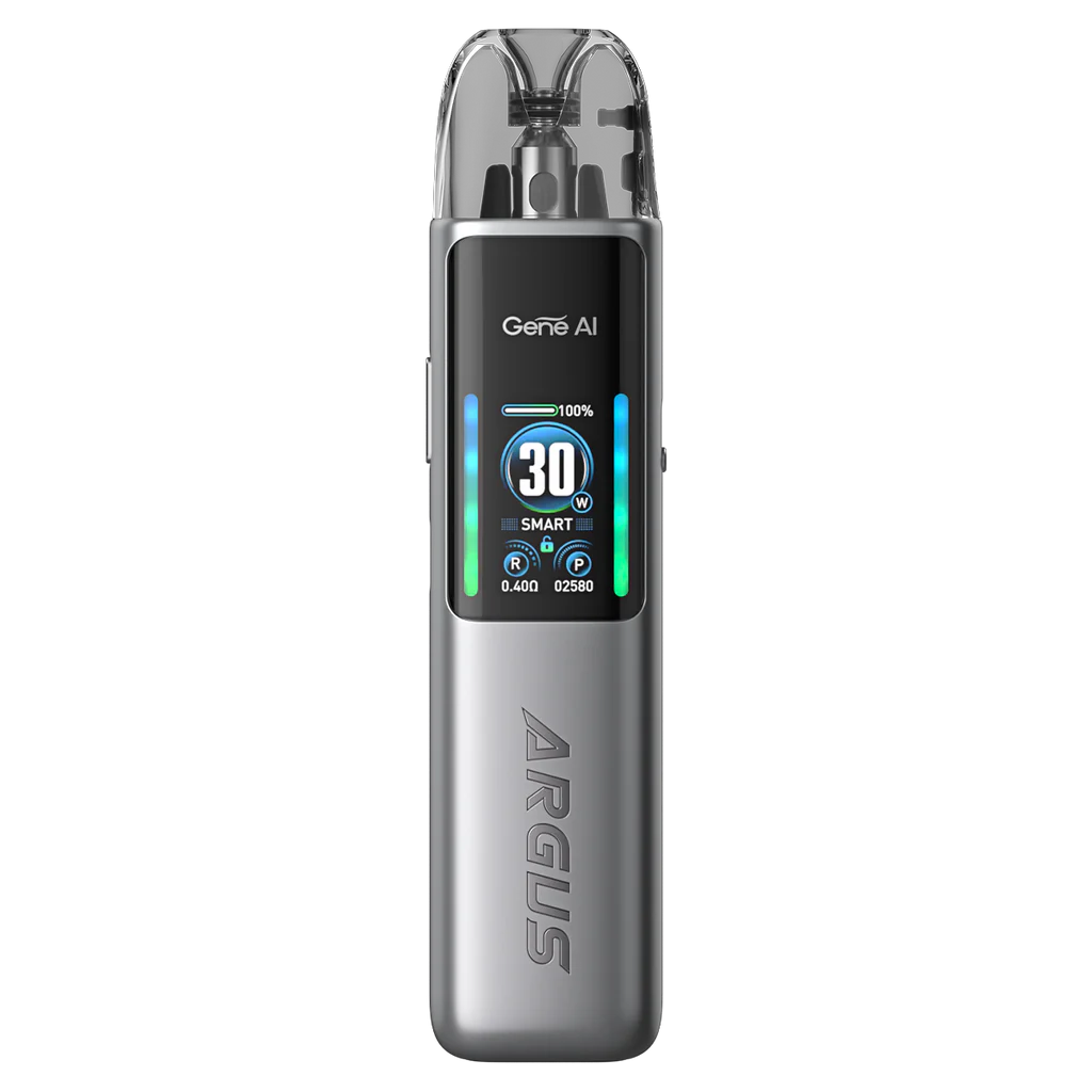 Vaper recargable Voopoo Argus G2, con diseño compacto en color gris metálico, pantalla frontal a color de 0,96 pulgadas que muestra potencia, batería y modos de uso, y cartucho superior transparente con sistema de rellenado fácil.