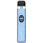 Sigaretta Elettronica Ricaricabile Vaporesso Xros Kit 5 Pod in blu con finitura testurizzata, schermo frontale circolare con indicatore di alimentazione e batteria e cartuccia superiore trasparente con bocchino nero.