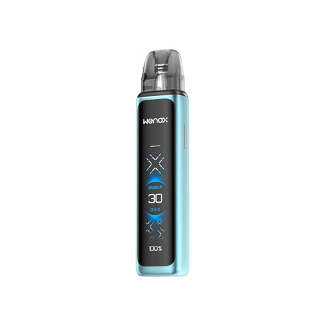 Vaper recargable Geekvape Wenax Q Ultra de 1300mAh en color azul con pantalla frontal alargada que muestra potencia y batería, y cartucho transparente superior con boquilla integrada.